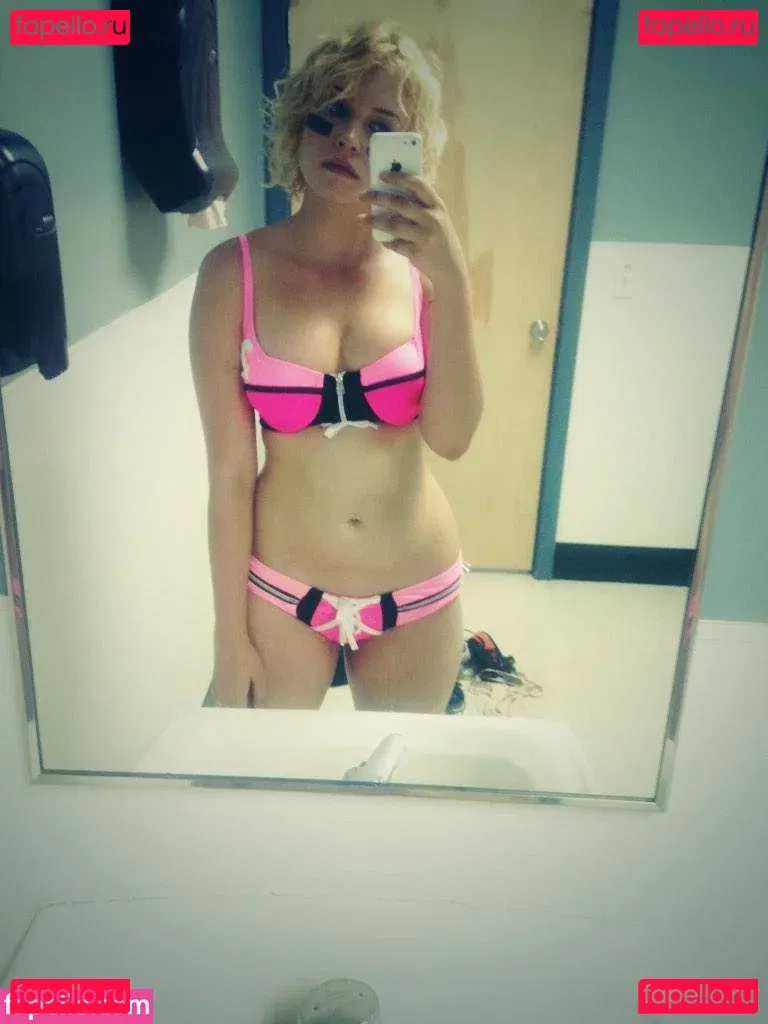 Whitney Moore Onlyfans Photo Gallery 