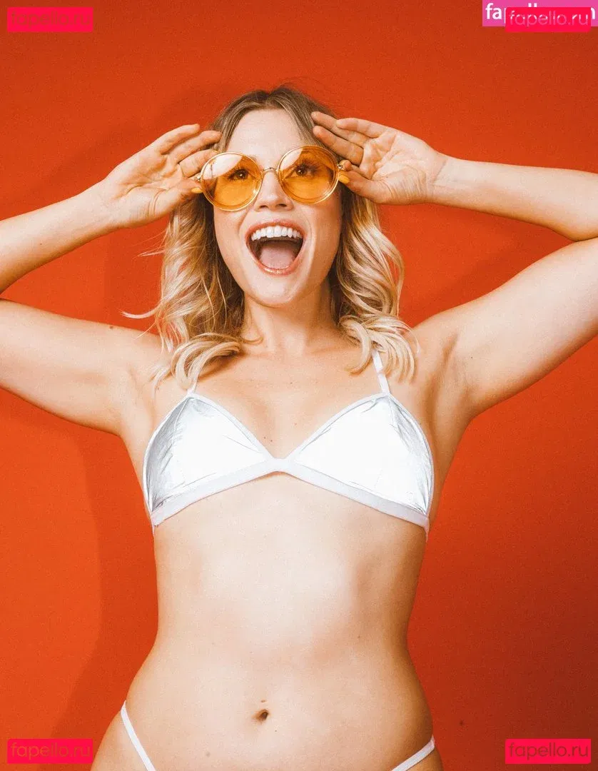 Whitney Moore Onlyfans Photo Gallery 