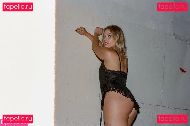 Whitney Moore Onlyfans Photo Gallery 