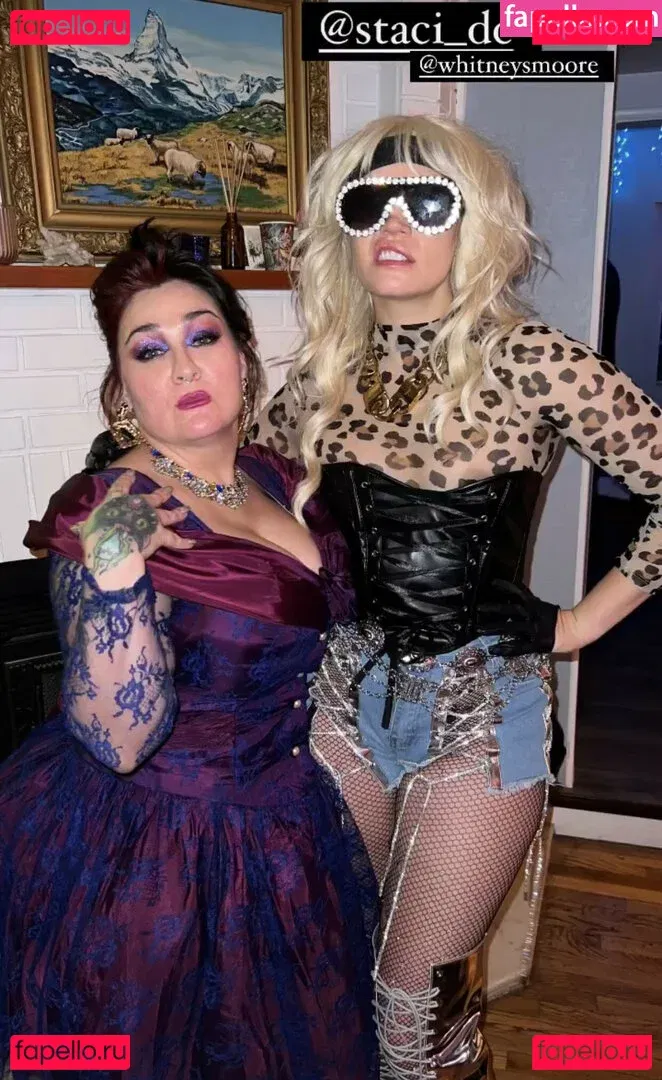 Whitney Moore Onlyfans Photo Gallery 