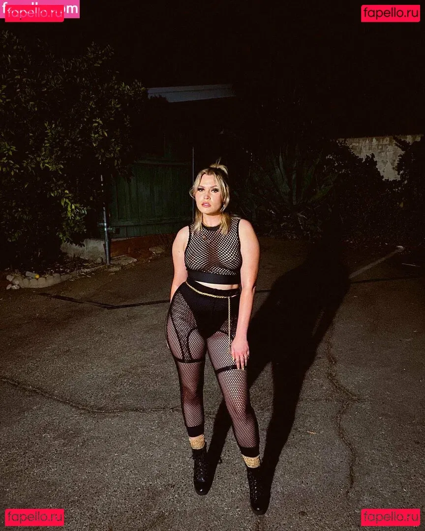 Whitney Moore Onlyfans Photo Gallery 