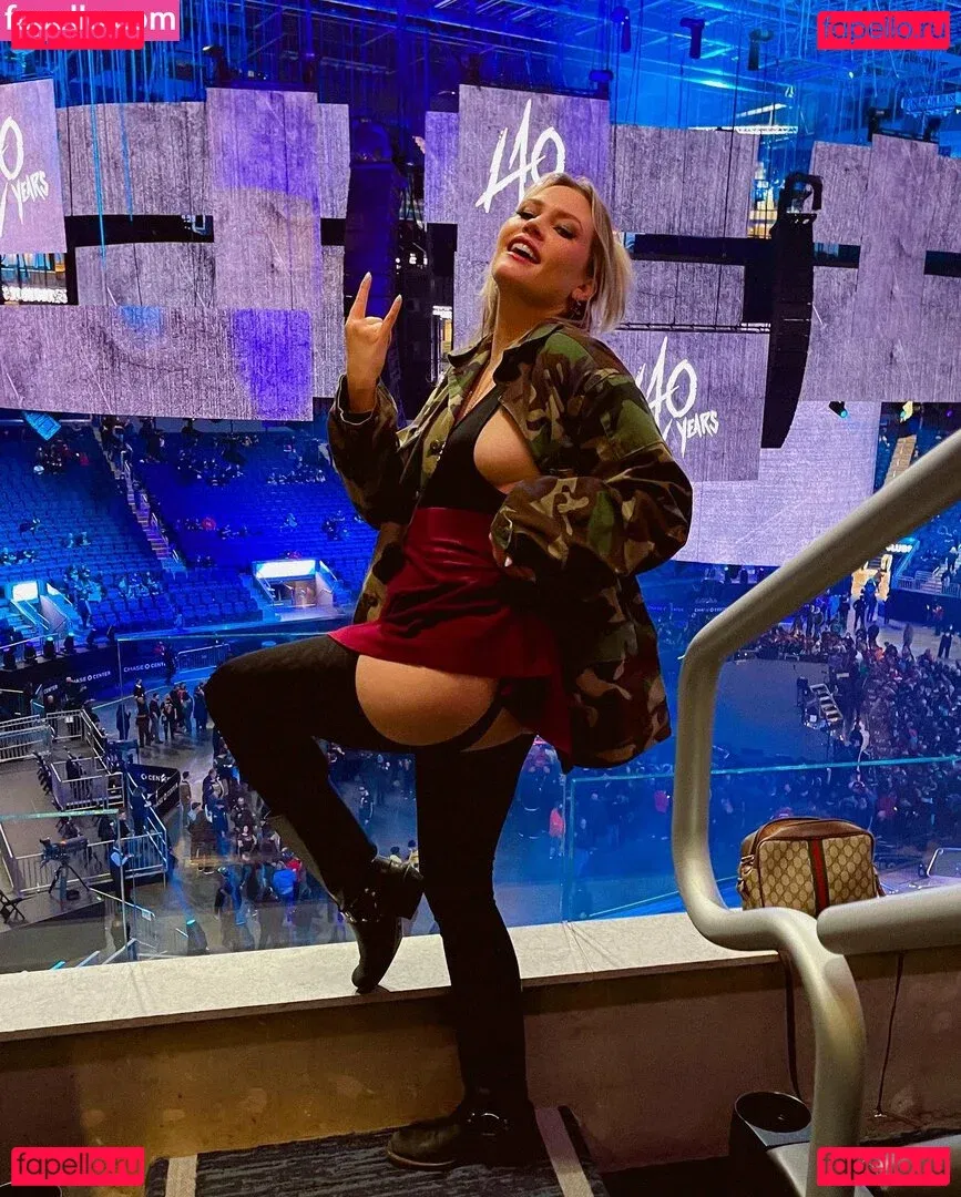 Whitney Moore Onlyfans Photo Gallery 