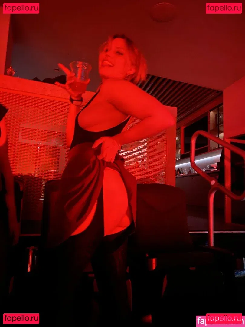 Whitney Moore Onlyfans Photo Gallery 