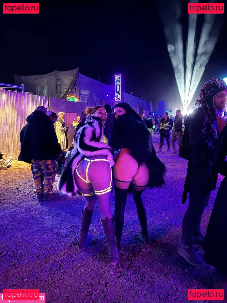 Whitney Moore Onlyfans Photo Gallery 