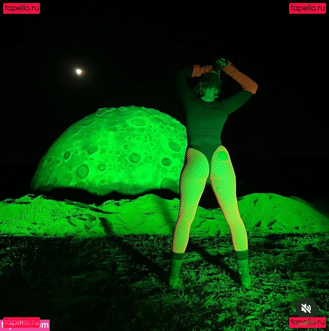 Whitney Moore Onlyfans Photo Gallery 