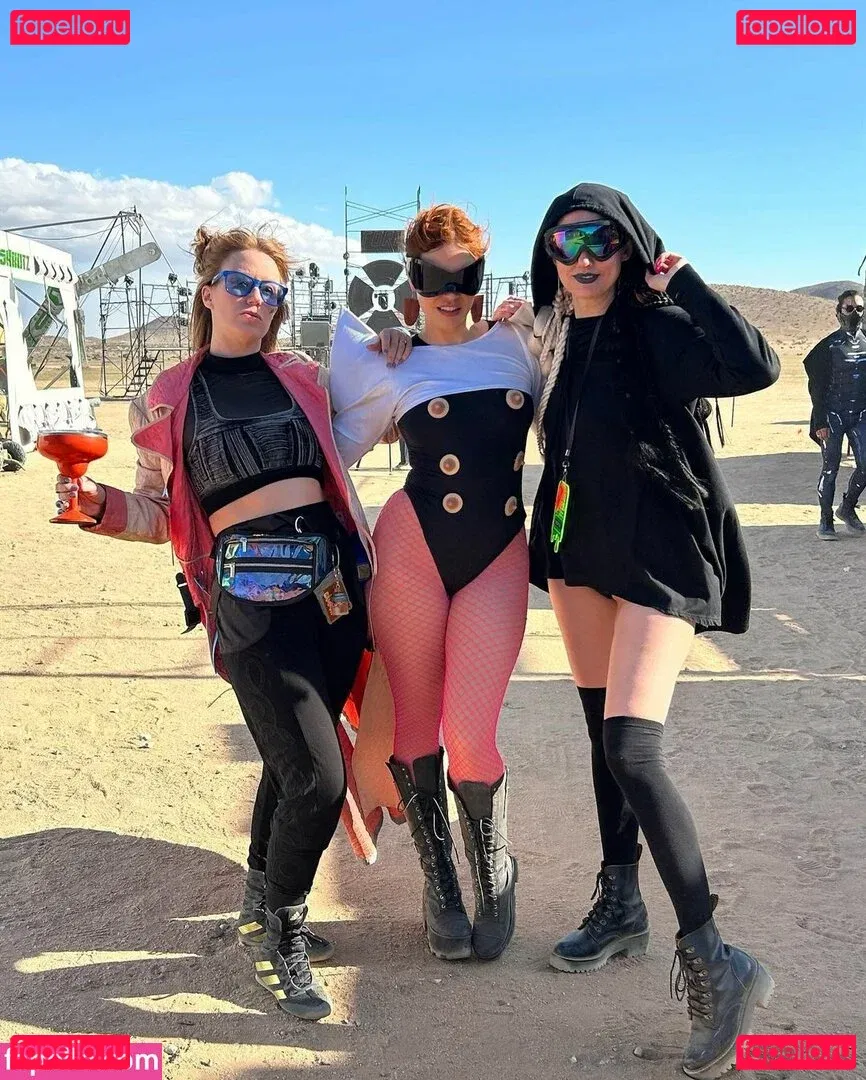 Whitney Moore Onlyfans Photo Gallery 