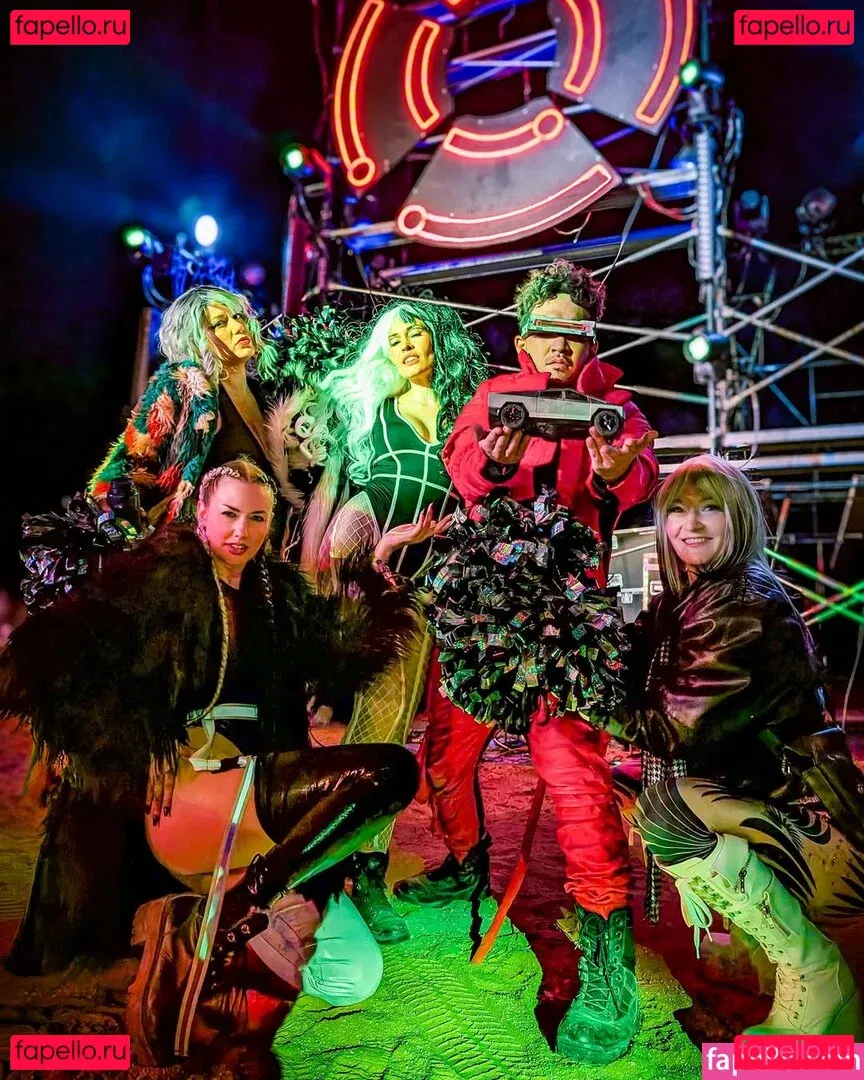 Whitney Moore Onlyfans Photo Gallery 