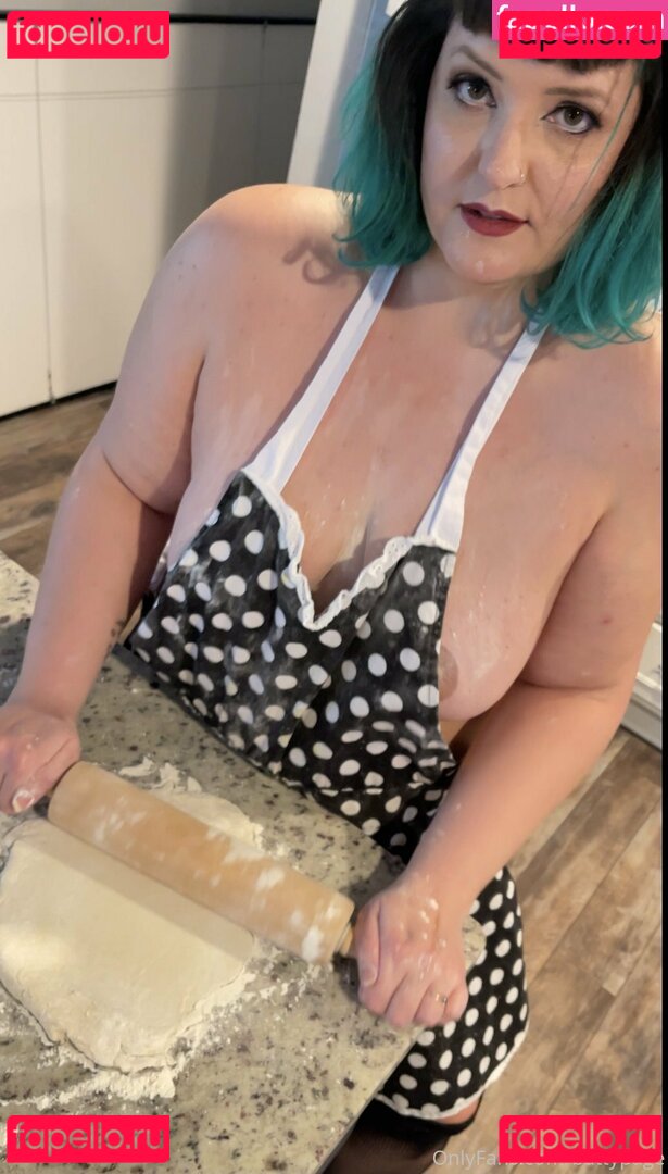 battypage Nude Onlyfans Photo 11
