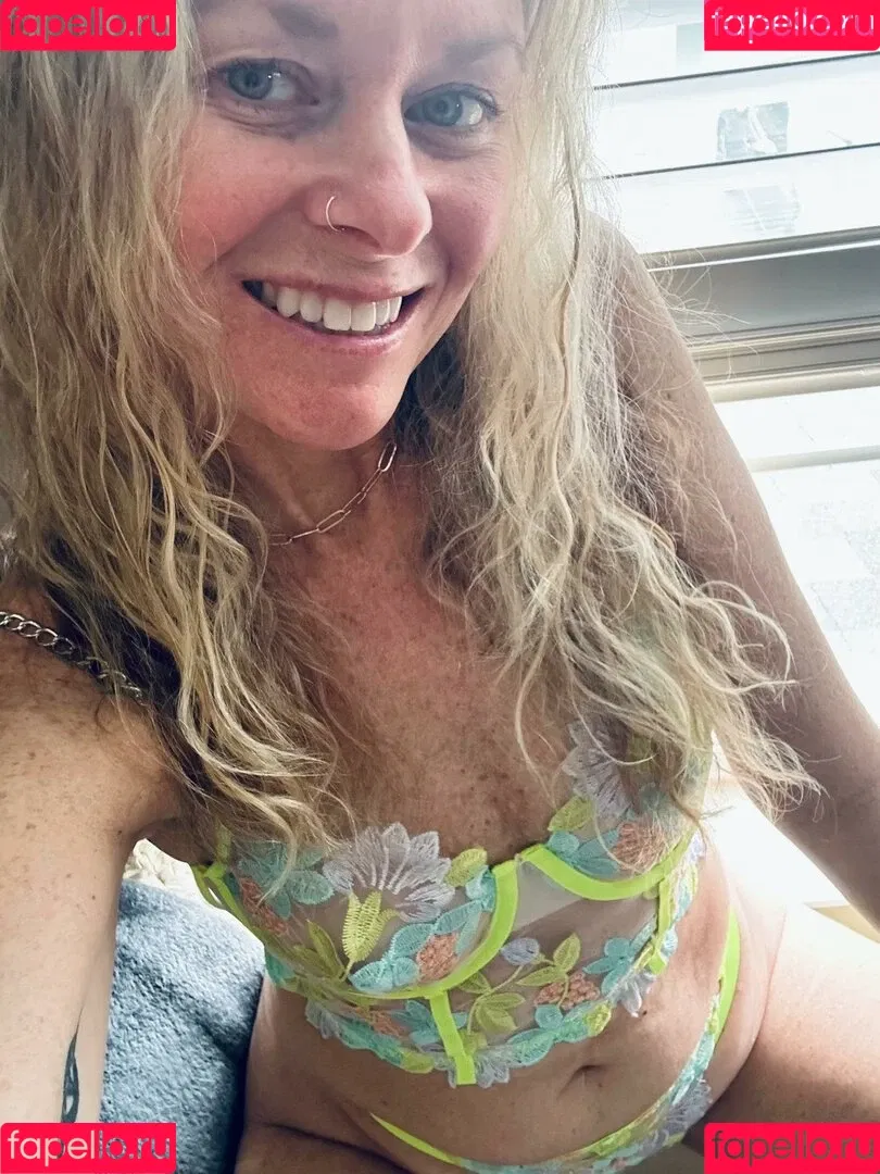 Mackenzie J Onlyfans Photo Gallery 
