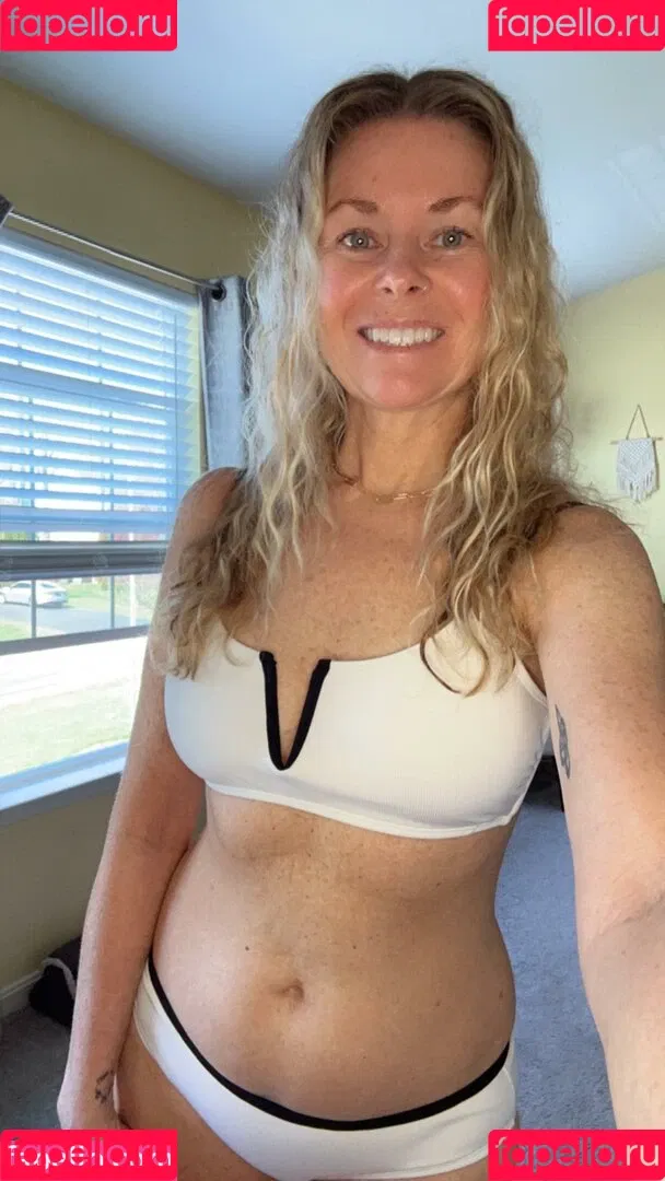 Mackenzie J Onlyfans Photo Gallery 