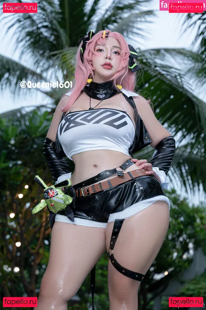 Queenie Onlyfans Photo Gallery 