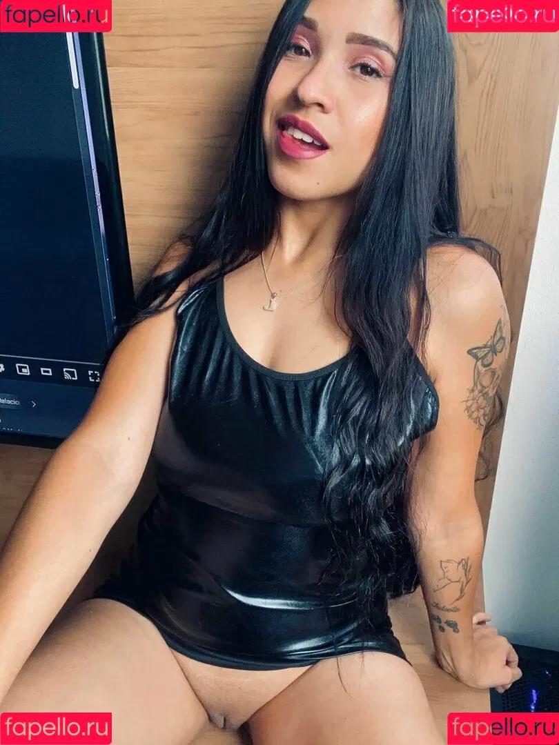 ninakhalifa Onlyfans Photo Gallery 
