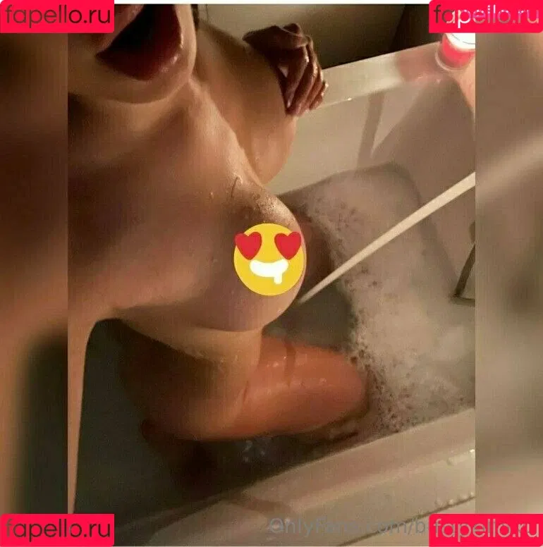 bustykimiko Onlyfans Photo Gallery 