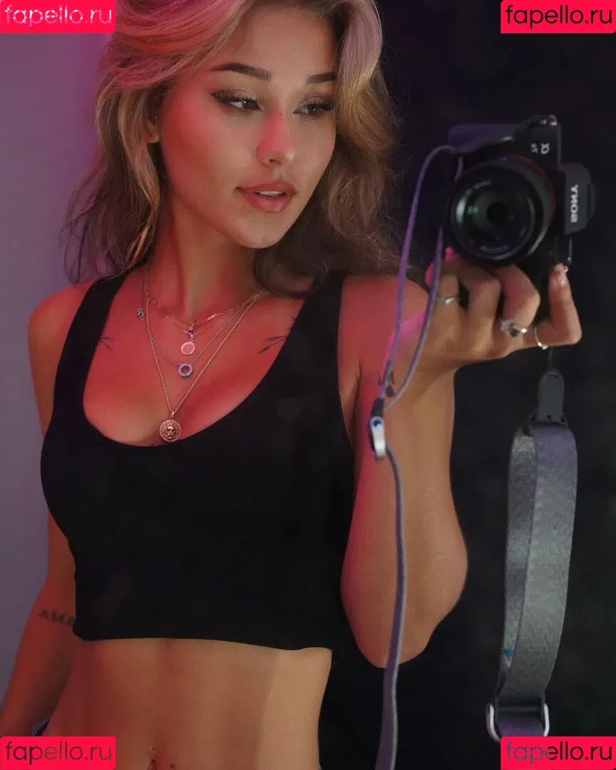 Bella Onlyfans Photo Gallery 