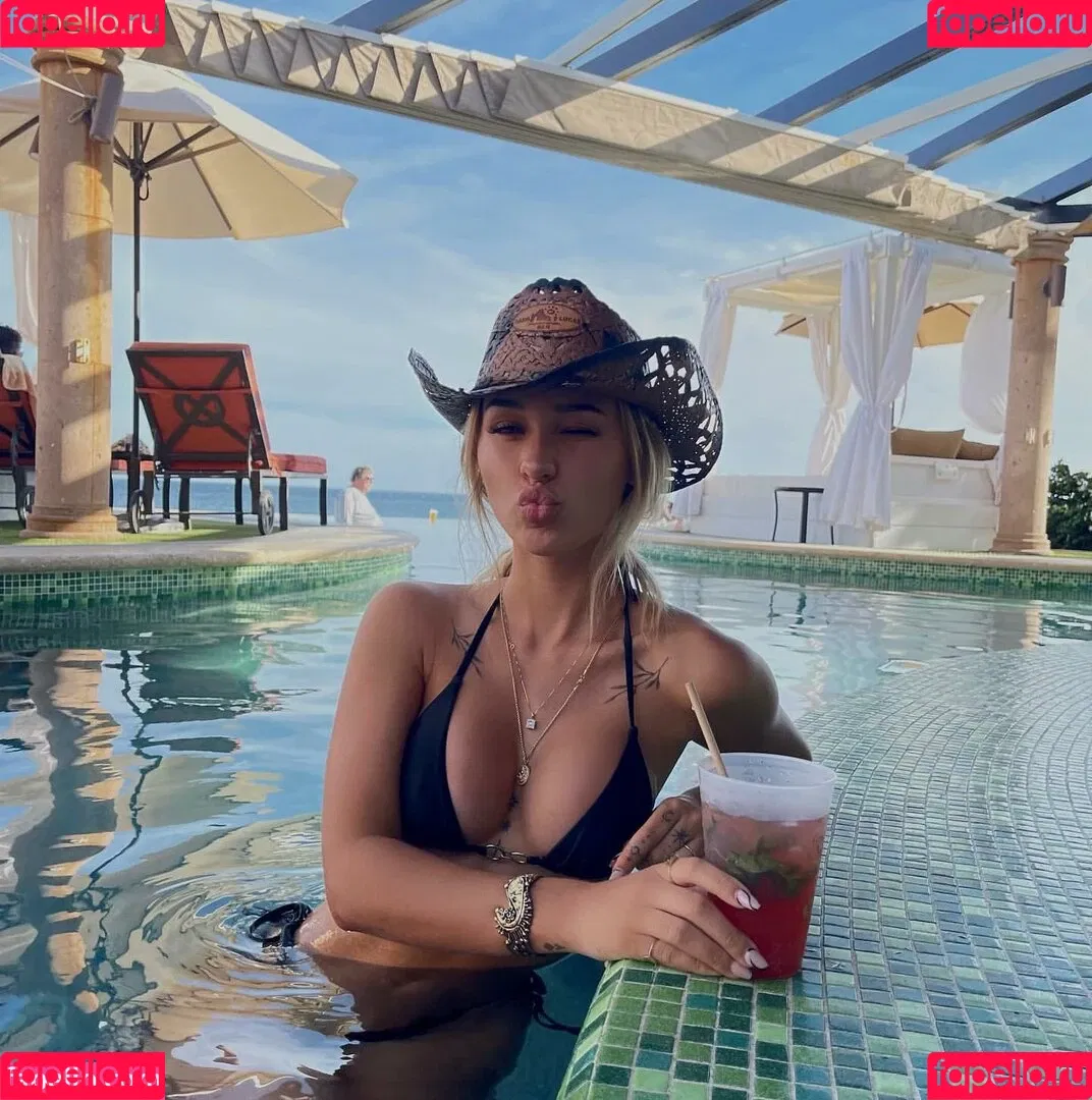 Bella Onlyfans Photo Gallery 