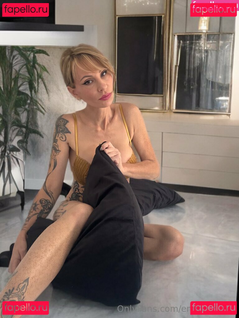 Emma Rubis Nude Onlyfans Photo 20