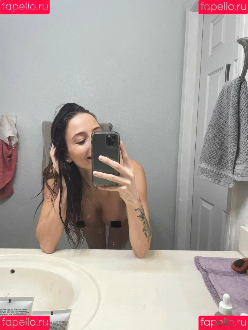 Avesfree Onlyfans Photo Gallery 