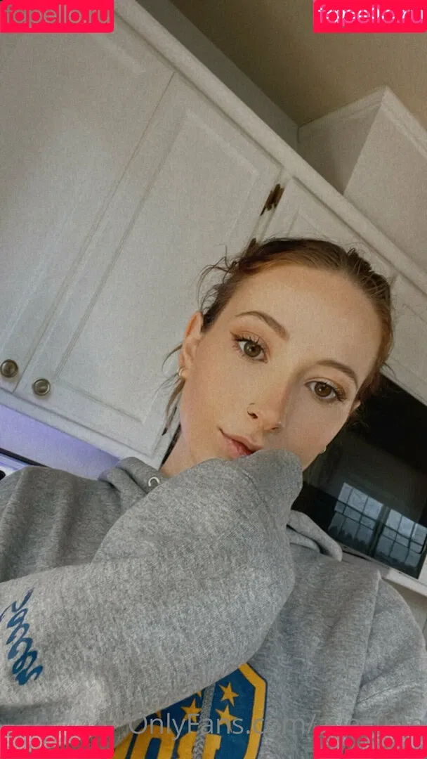 Avesfree Onlyfans Photo Gallery 