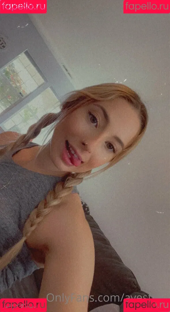 Avesfree Onlyfans Photo Gallery 