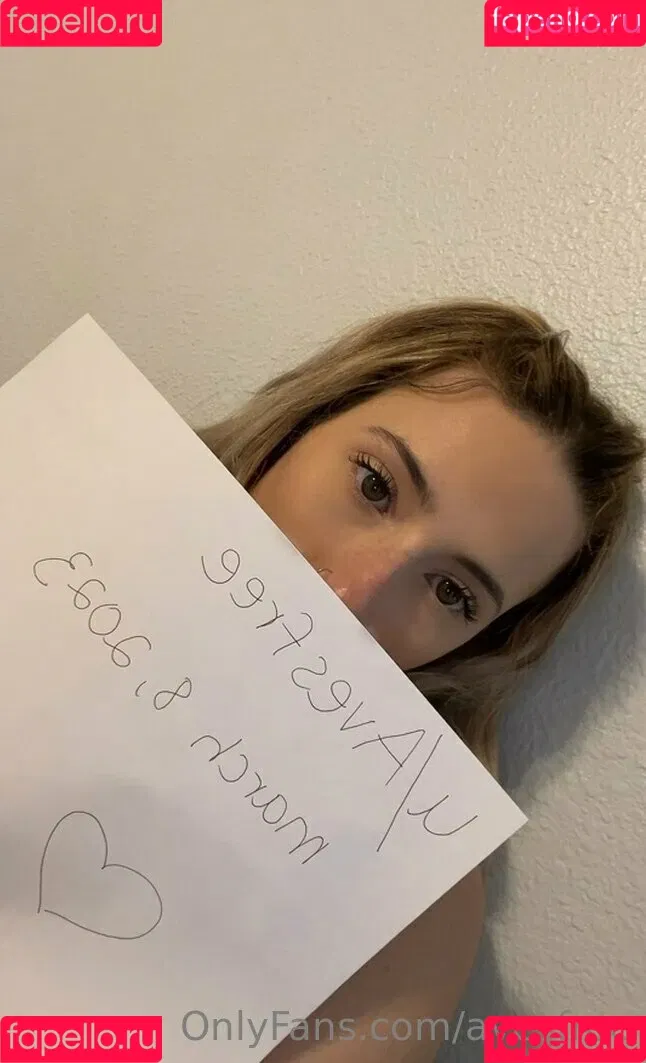 Avesfree Onlyfans Photo Gallery 