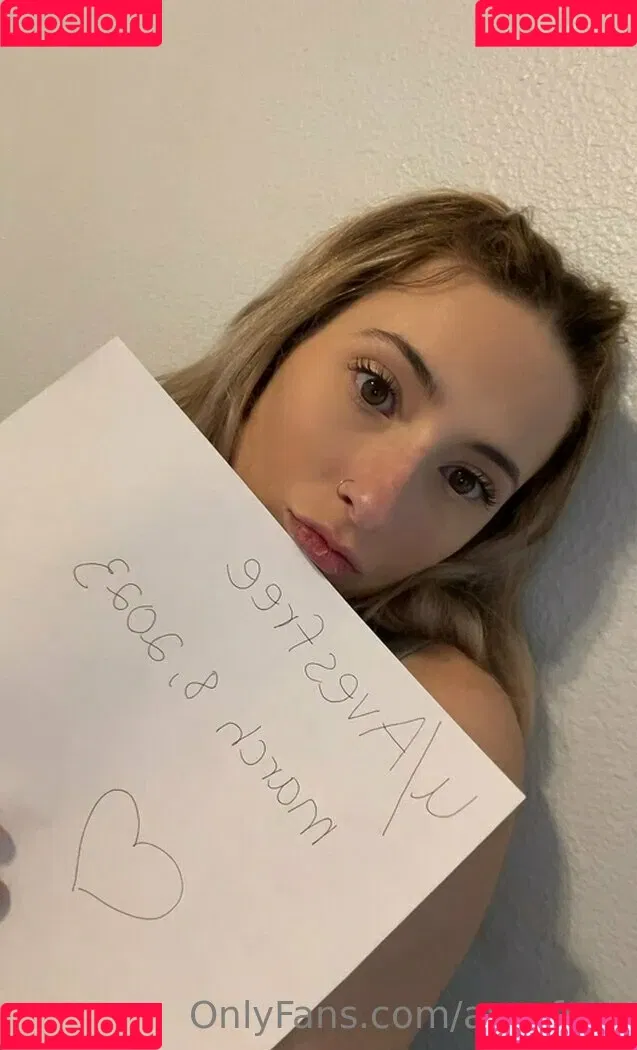 Avesfree Onlyfans Photo Gallery 