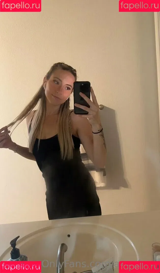 Avesfree Onlyfans Photo Gallery 