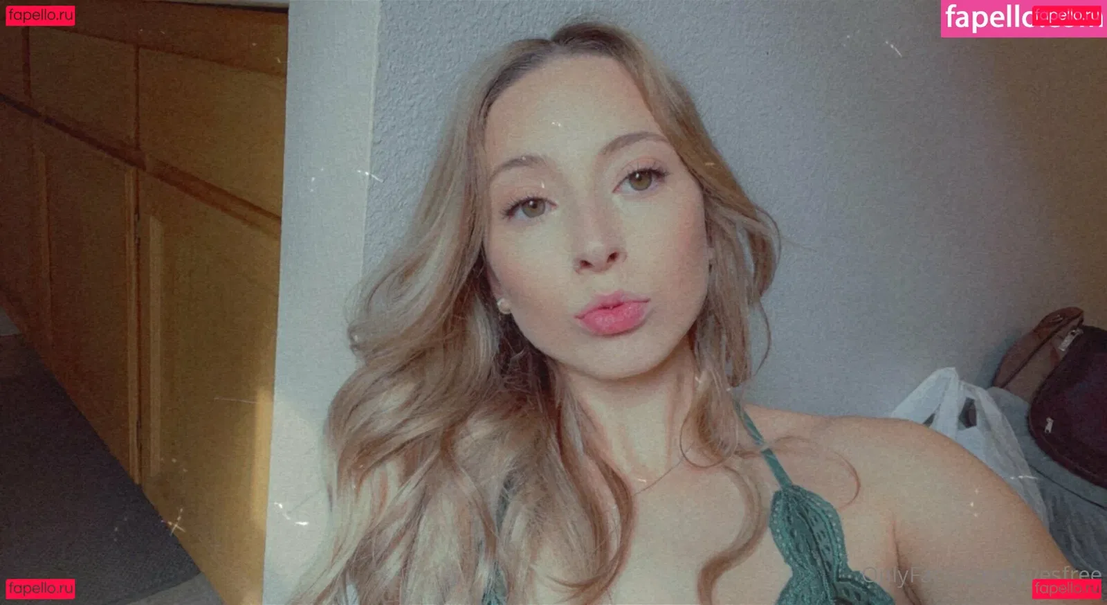 Avesfree Onlyfans Photo Gallery 