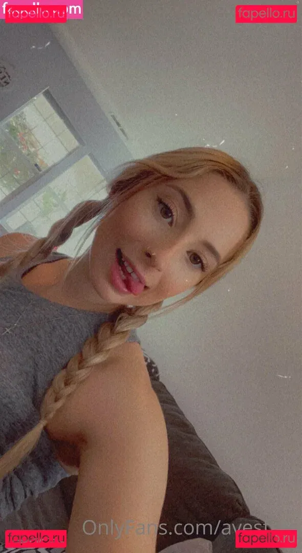 Avesfree Onlyfans Photo Gallery 
