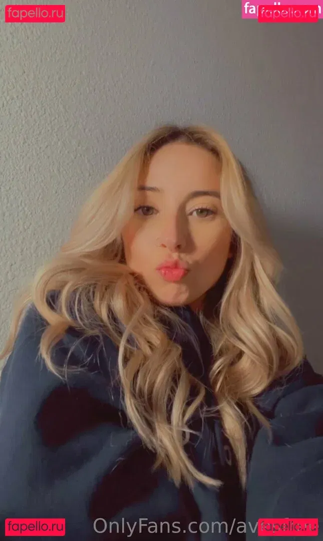 Avesfree Onlyfans Photo Gallery 