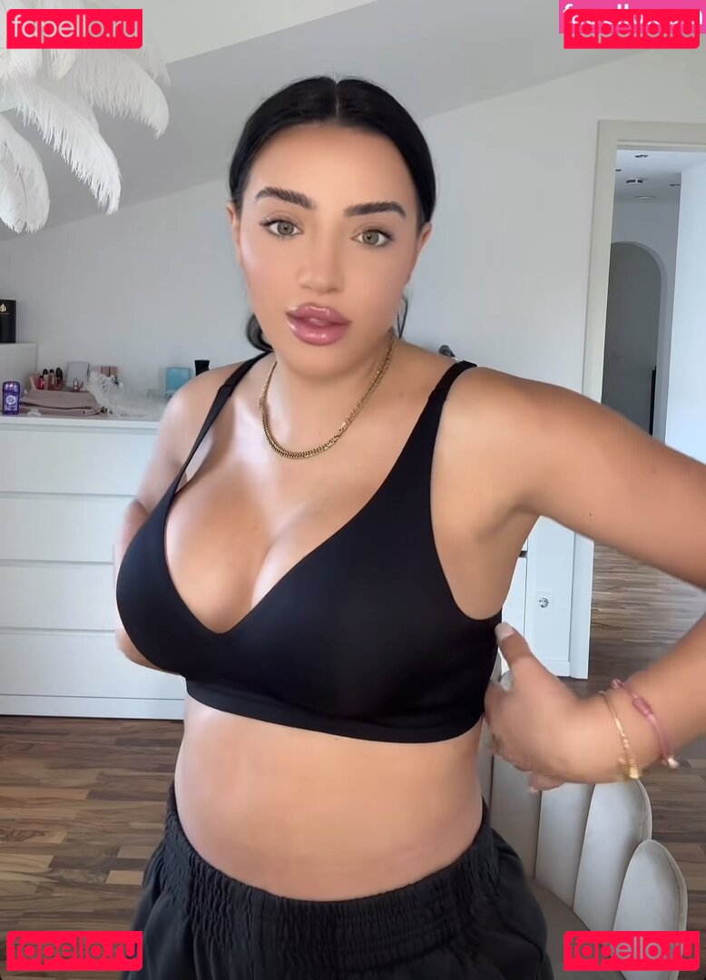 Leyla Lahouar Nude Onlyfans Photo 32