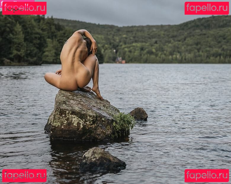 Modeladventurer Nude Onlyfans Photo 11