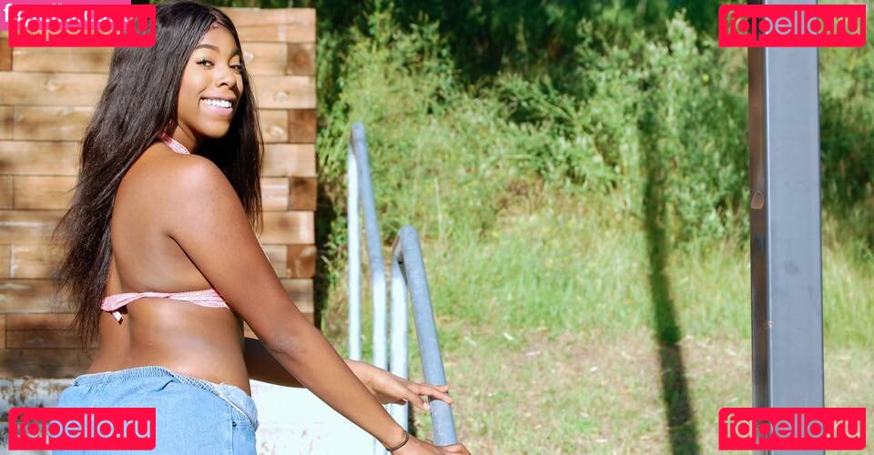 Naomi Simone Nude Onlyfans Photo 35