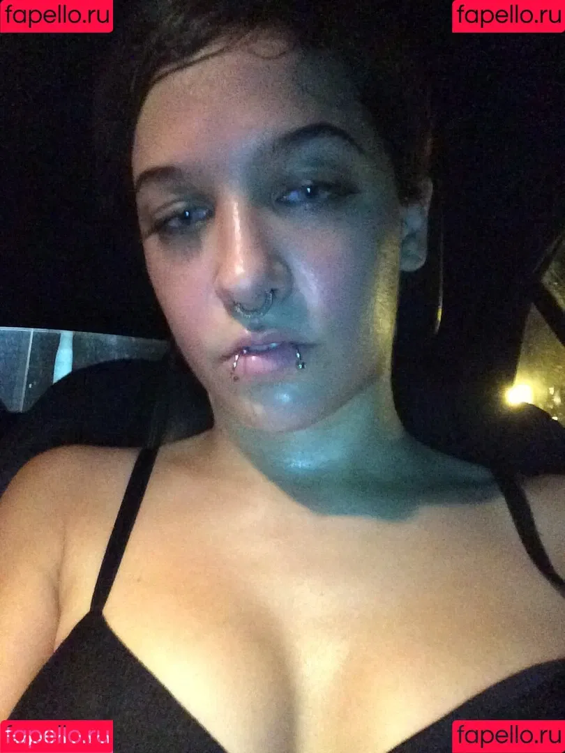 Annika Eve Onlyfans Photo Gallery 