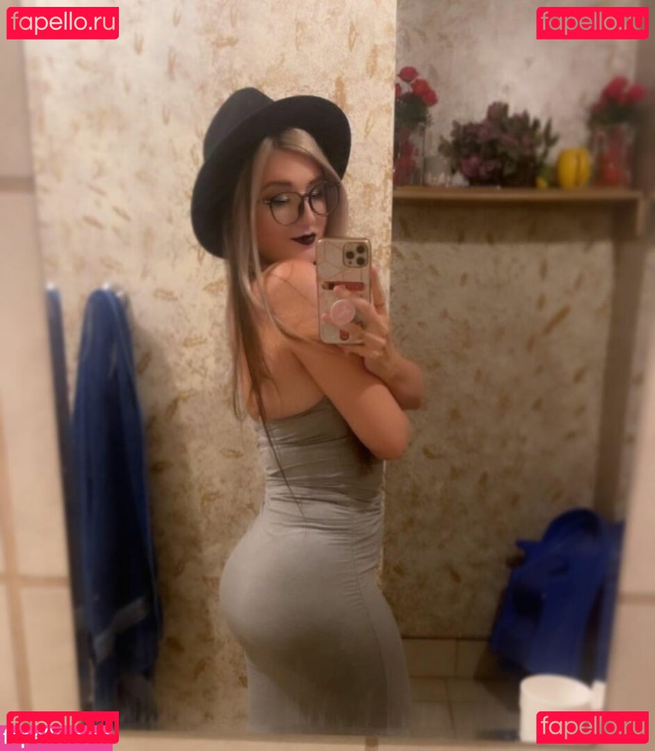 Eveuh Nude Onlyfans Photo 15