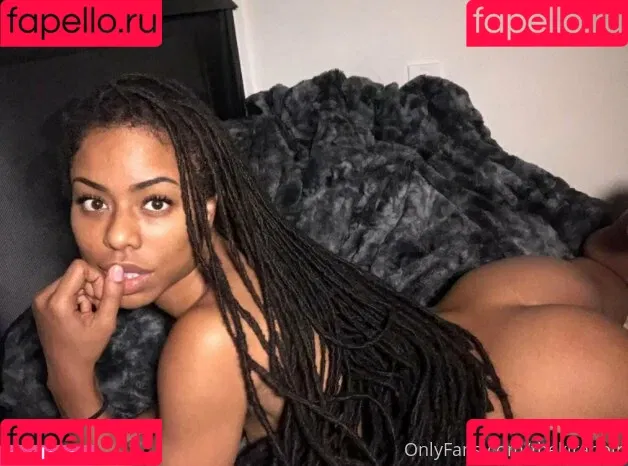 Kira Noir Onlyfans Photo Gallery 