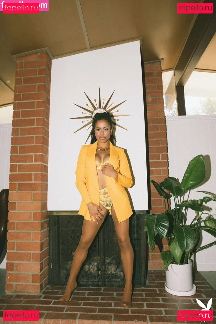 Kira Noir Onlyfans Photo Gallery 