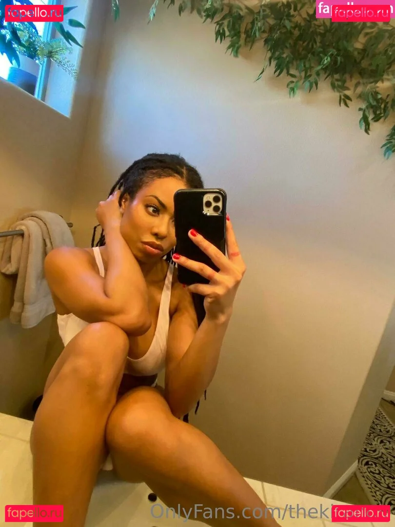 Kira Noir Onlyfans Photo Gallery 