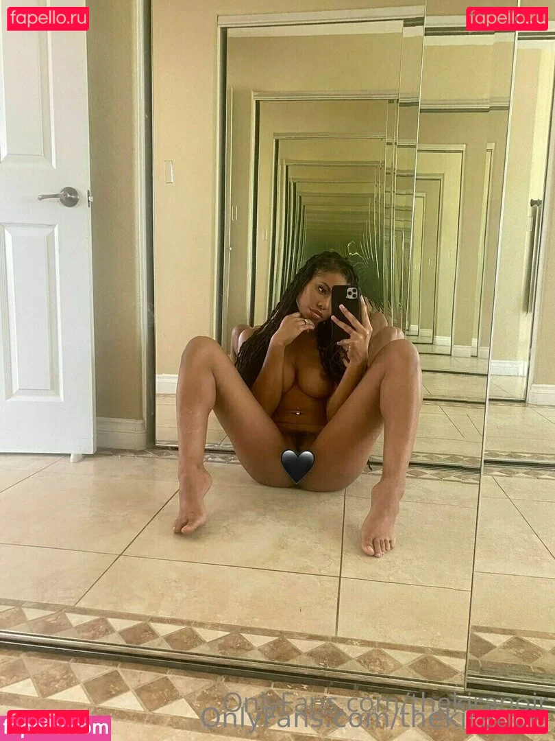 Kira Noir Onlyfans Photo Gallery 