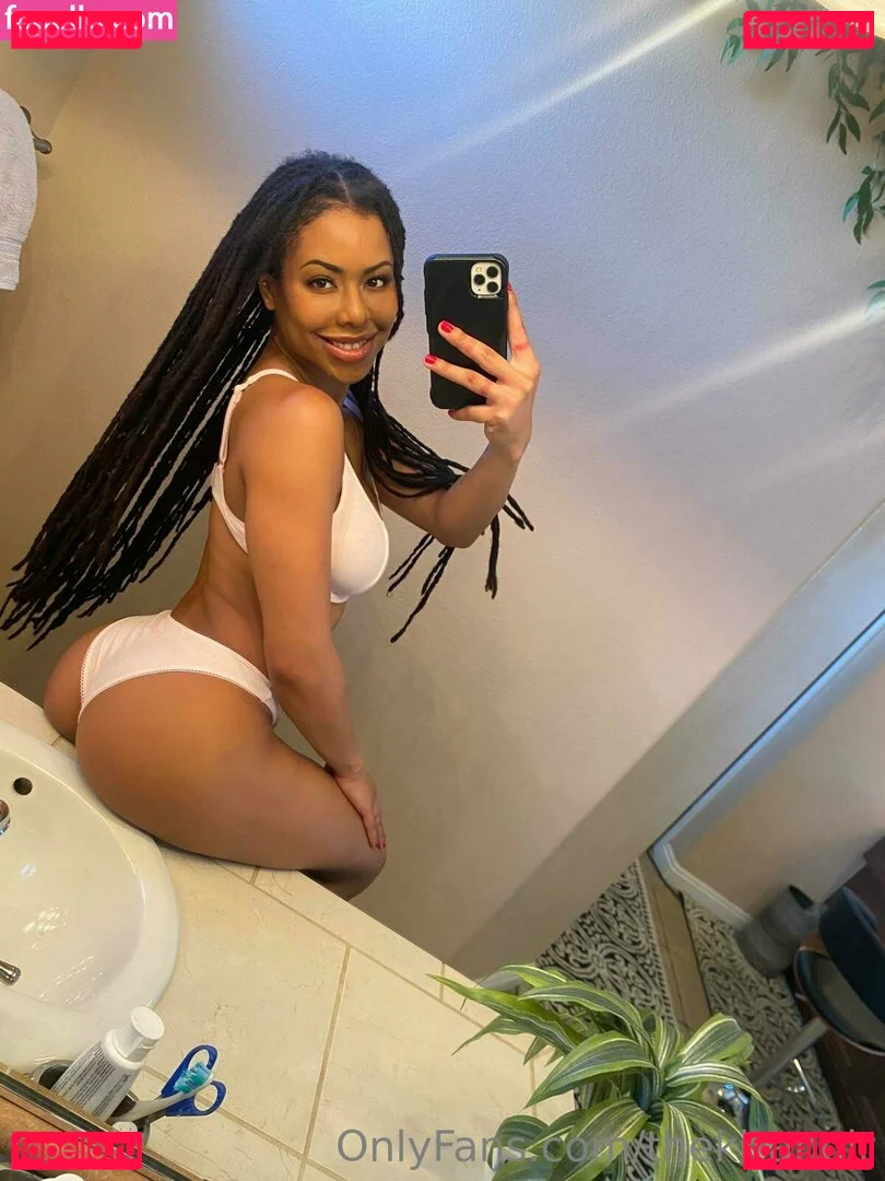 Kira Noir Onlyfans Photo Gallery 