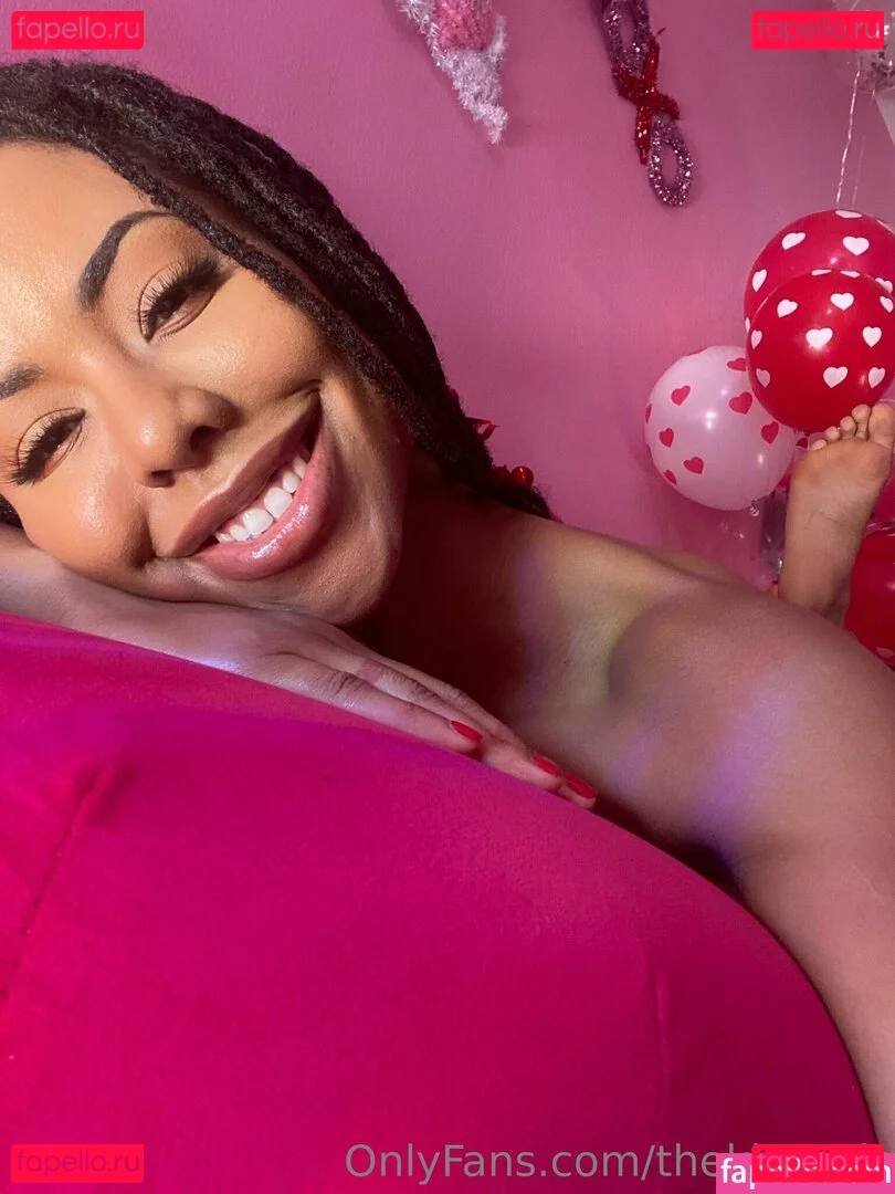 Kira Noir Onlyfans Photo Gallery 