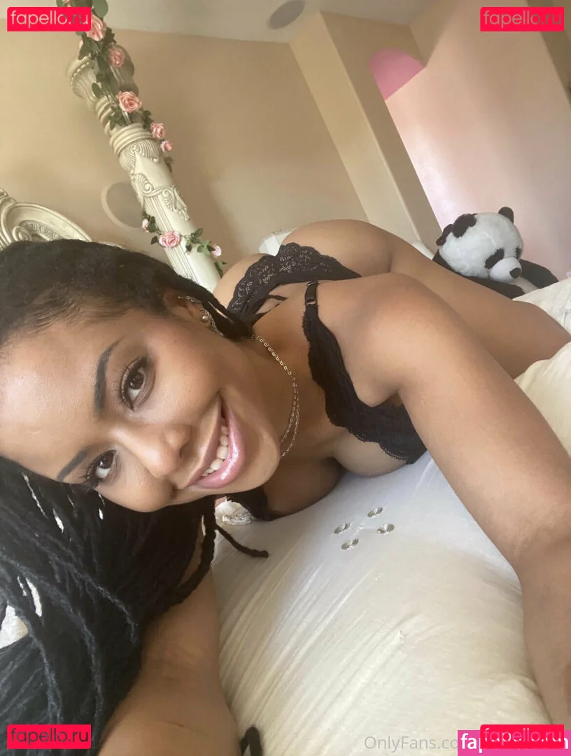 Kira Noir Onlyfans Photo Gallery 