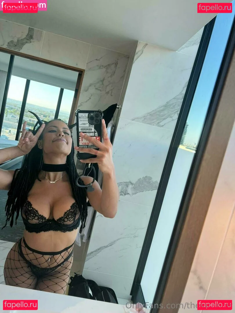 Kira Noir Onlyfans Photo Gallery 