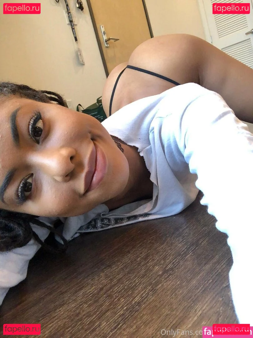 Kira Noir Onlyfans Photo Gallery 