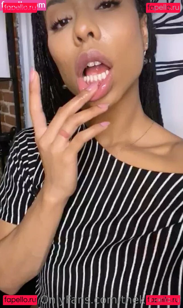 Kira Noir Onlyfans Photo Gallery 