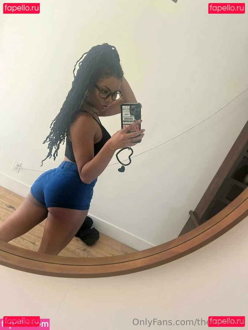 Kira Noir Onlyfans Photo Gallery 