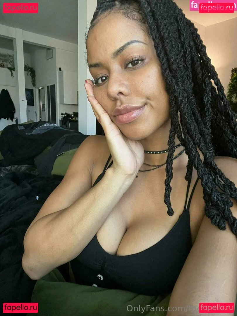 Kira Noir Onlyfans Photo Gallery 