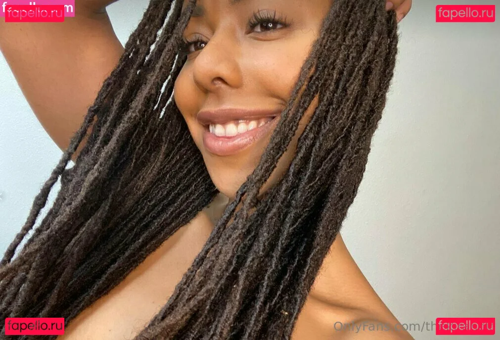 Kira Noir Onlyfans Photo Gallery 