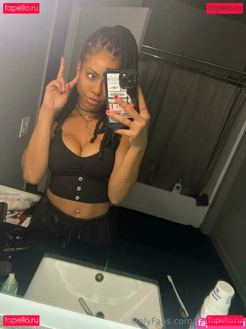 Kira Noir Onlyfans Photo Gallery 