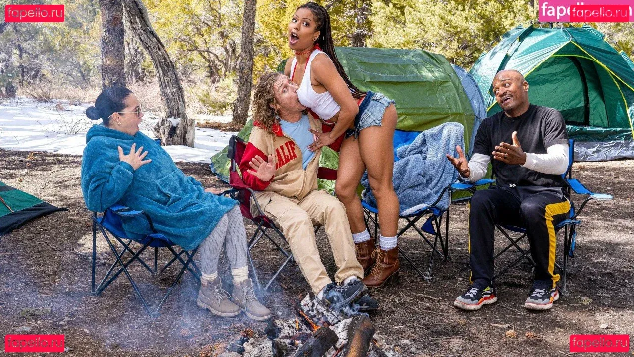 Kira Noir Onlyfans Photo Gallery 