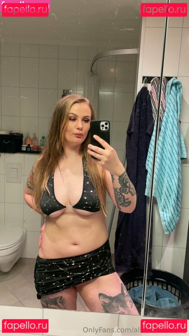alinaofthenorth Nude Onlyfans Photo 6